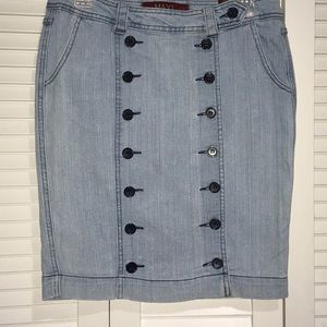 Light wash navy buttoned midi skirt never worn
